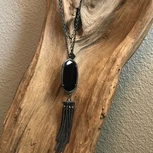 Kendra Scott necklace